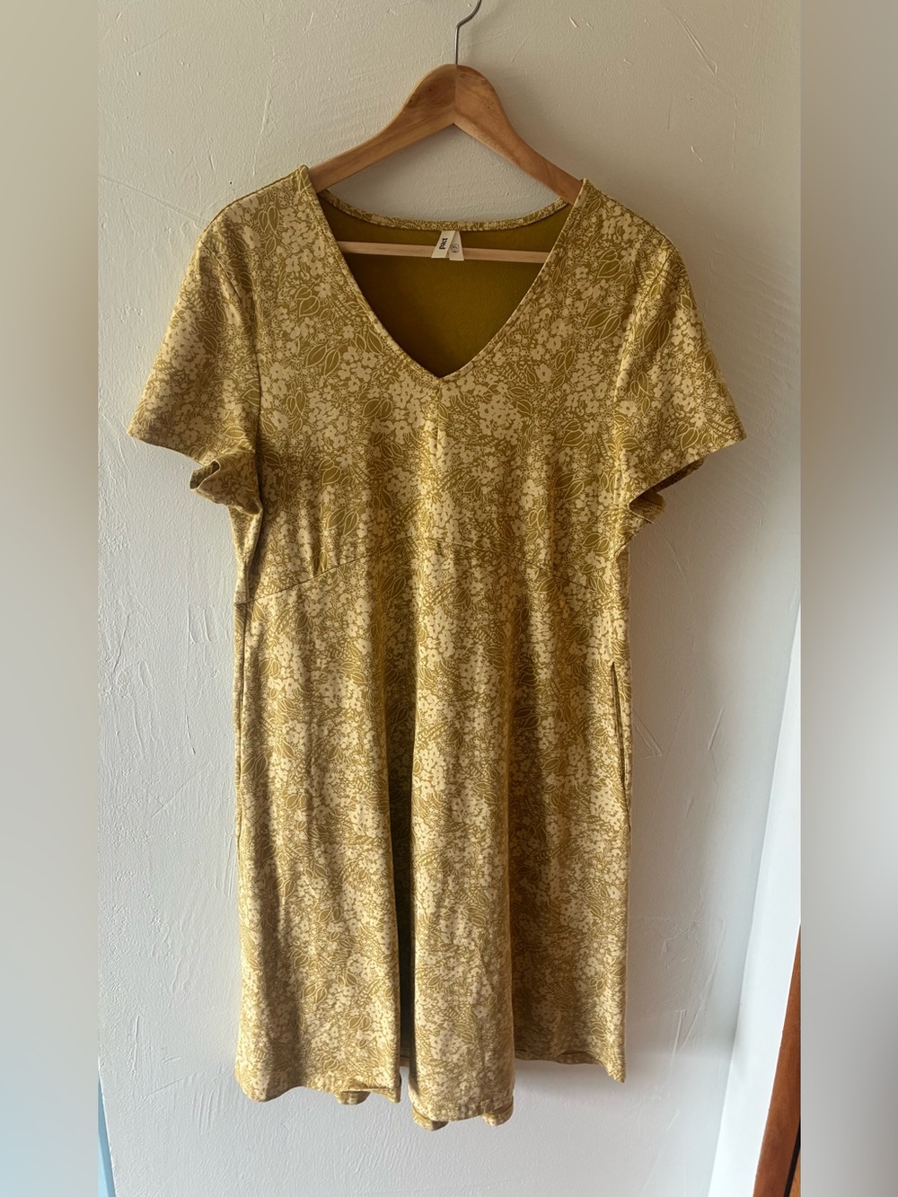 Pact Organic Cotton Floral V-Neck Short Sleeve Dress XL - Mustard